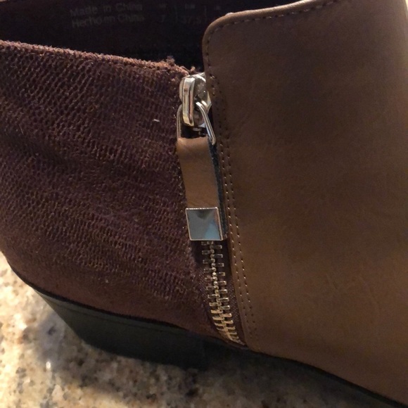Call It Spring brown ankle booties sz 7 - Picture 5 of 5